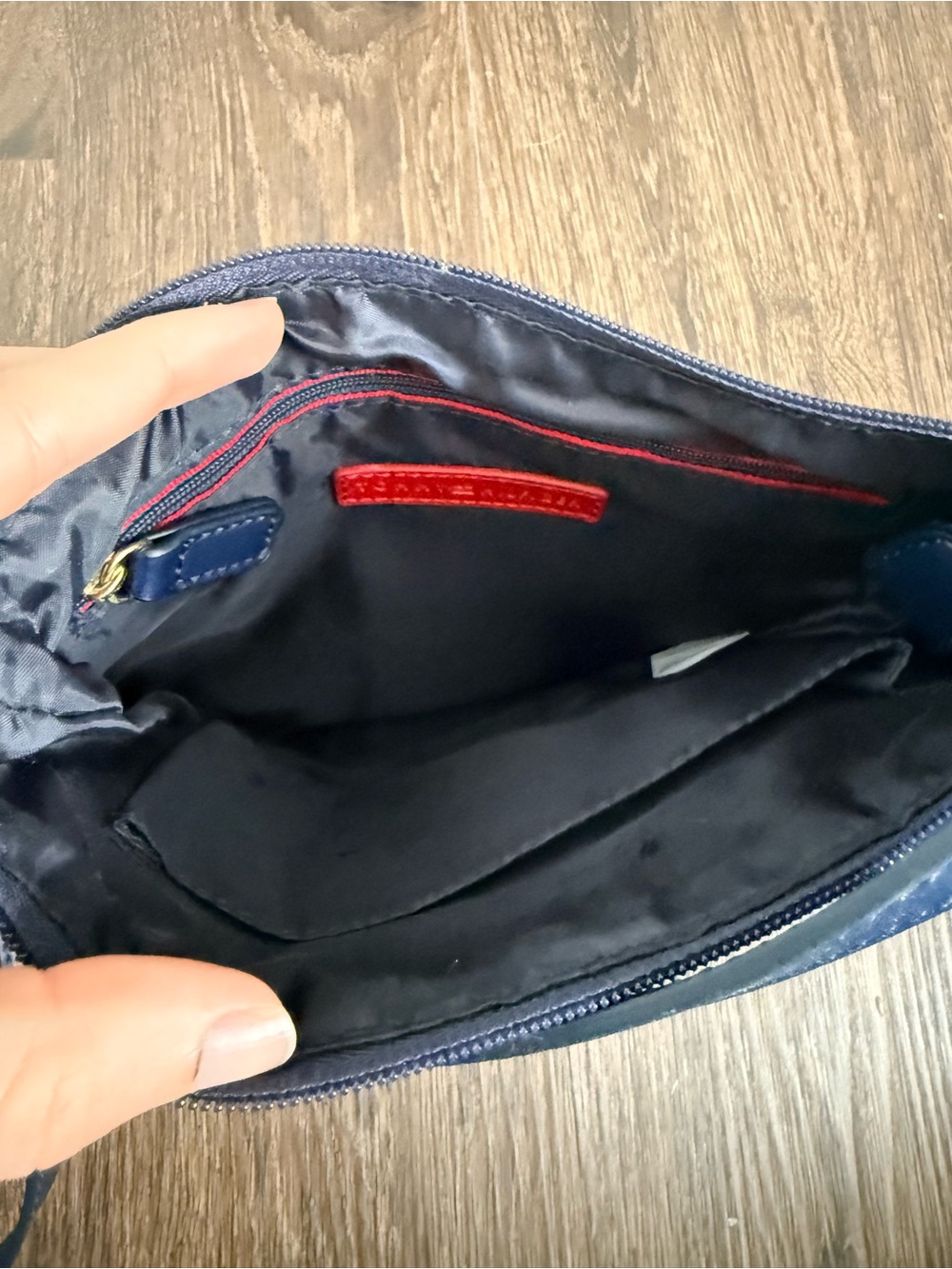 Tommy Hilfiger Navy Crossbody with Red & White Stripe and Gold Logo - Picture 5 of 5